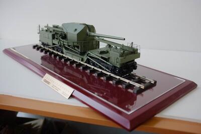 Модель железнодорожной артиллерийской установки ТМ-1-180 масштабная модель