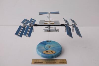 Международная космическая станция (МКС) масштабная модель