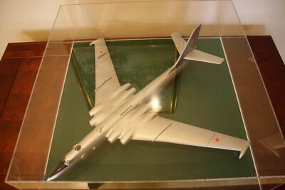 Модель стратегического бомбардировщика ЗМД масштабная модель