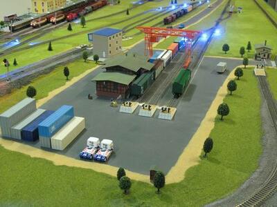 Учебный макет грузовой станции масштабная модель