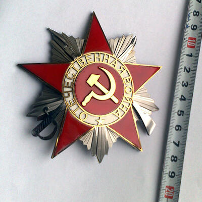 Знаки орденов Отечественной войны и Победы масштабная модель