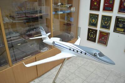 Модель реактивного самолета Gulfstream G150 масштабная модель