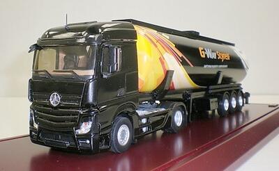 Модель перевозчика нефтепродуктов 2 масштабная модель