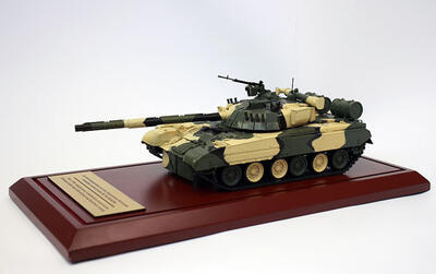 Модель танка Т-80 масштабная модель