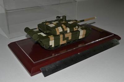 Модель танка Леклерк масштабная модель