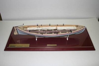 Модель гребного судна Вельбот с транспорта 