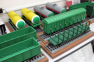 Модели грузовых и пассажирских вагонов масштабная модель
