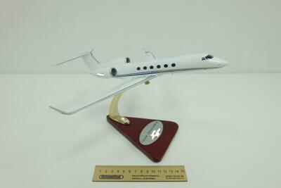 Модель самолета Gulfstream V масштабная модель
