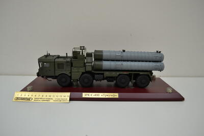 ЗРК С-400 пусковая установка 51П6 на шасси МЗКТ-7930 масштабная модель
