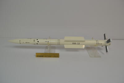 Макет авиационной ракеты класса «воздух-воздух» РВВ-СД масштабная модель