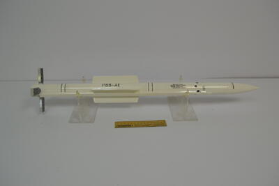 Макет авиационной ракеты класса «воздух-воздух» РВВ-АЕ масштабная модель