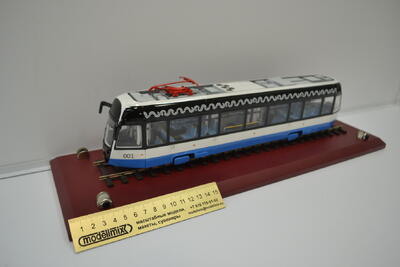 Трамвай 71-628-М с показом салона масштабная модель