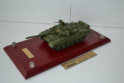 Модель российского боевого танка Танк серии 90С масштабная модель