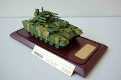 Модель боевой машины поддержки танков (БМПТ) масштабная модель