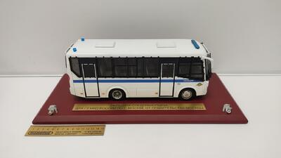 Автобус для транспортировки нарядов полиции масштабная модель