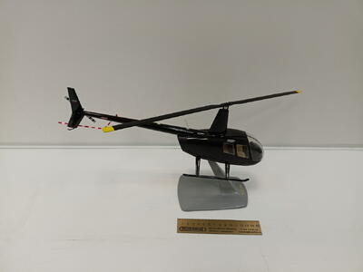 Вертолет R-44 масштабная модель