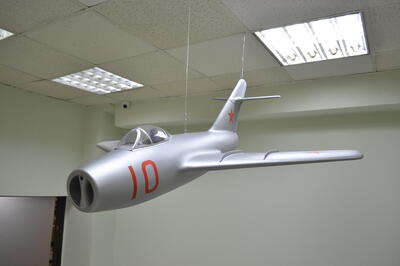 Макет самолета Миг-15 масштабная модель