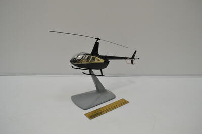Вертолет R-66 масштабная модель