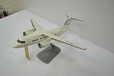 Модель самолета Ан-148 масштабная модель