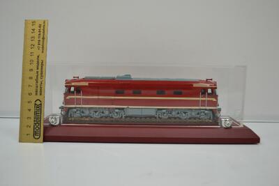 Модель локомотива ТЭП(60) масштабная модель