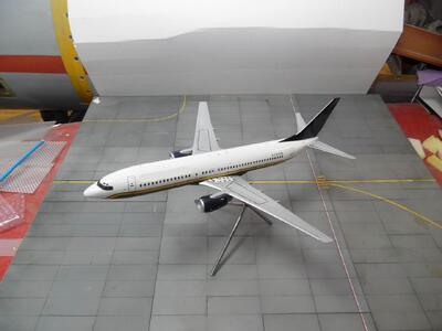 Модель самолета Boeing 737-800 масштабная модель