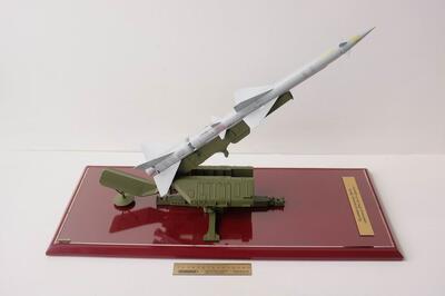 Модель пусковой установки СМ-90 для ЗРК СА-75 Двина масштабная модель
