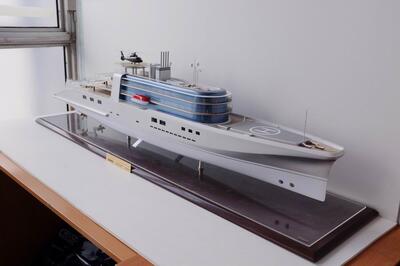 Модель яхты Crystal Ball масштабная модель