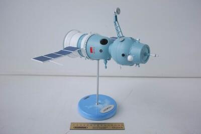 Модель космического корабля Союз масштабная модель