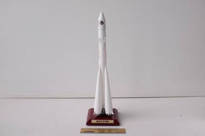 Модель ракеты Восток с Ю.Гагариным масштабная модель
