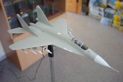 Модель МиГ-29 без шасси масштабная модель