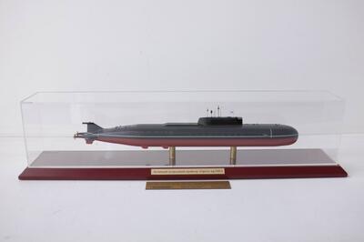 Модель атомного подводного крейсера 