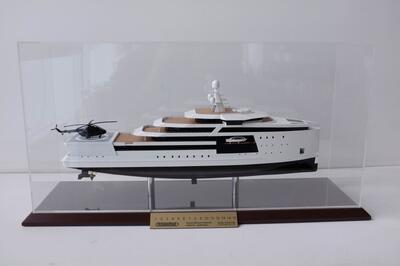 Модель яхты Seaxplorer 100