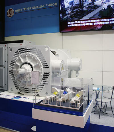 Макет тепловой электростанции с турбогенераторами типов ТТК-110-2УЗ-Г и ТТК-110-2УЗ-П масштабная модель