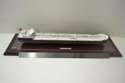 Сувенирная модель танкера «Леди Севда» масштабная модель