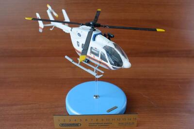 Модель вертолета ЕС-145 (МЧС) масштабная модель