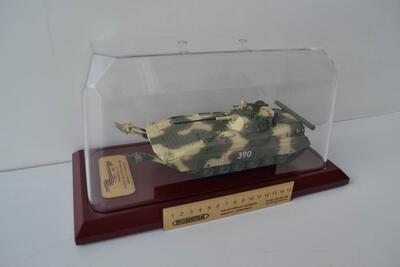 Модель боевой машины пехоты БМП-2Д масштабная модель