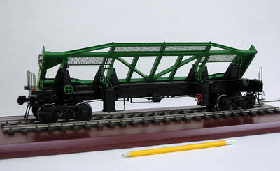 Модель вагона-платформы 13-9874 для перевозки листового проката масштабная модель