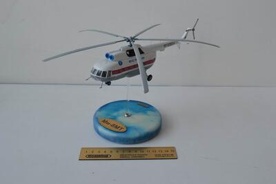 Модель вертолета Ми-8 в окраске МЧС масштабная модель