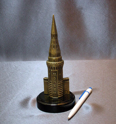 Сувенирные копии Водовзводной башни Московского Кремля масштабная модель
