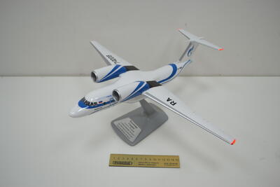Модель транспортного самолета Ан-74