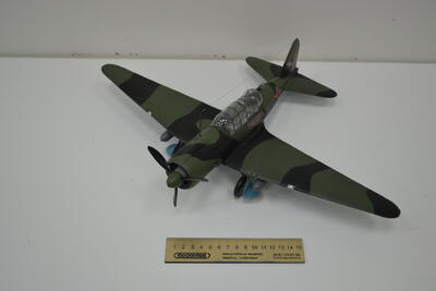 Модель легкого бомбардировщика СУ-2