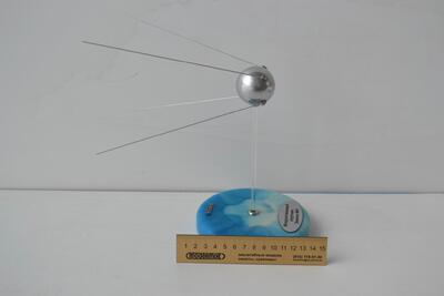 Первый спутник земли Спутник-1 масштабная модель