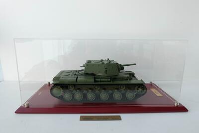 Модель тяжелого танка КВ-1