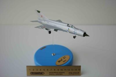 Советский истребитель МиГ-21бис масштабная модель