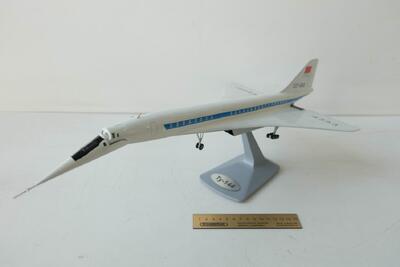Советский пассажирский сверхзвуковой самолет Ту-144