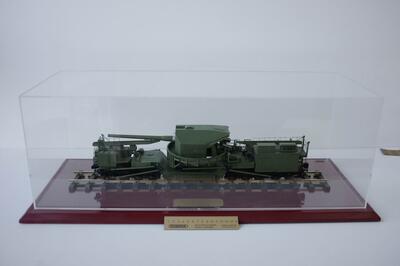 Железнодорожная артиллерийская установка ТМ-1-180 масштабная модель