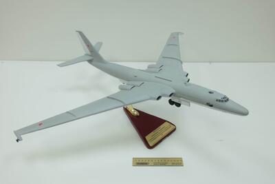 Модель бомбардировщика 3М масштабная модель