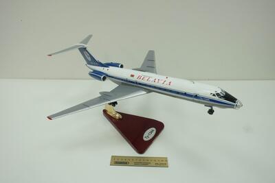 Модель самолета Ту-134 масштабная модель