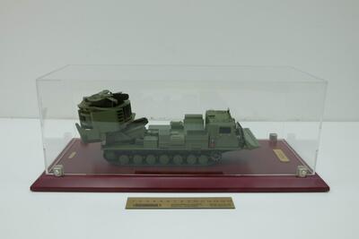 Модель армейской машины МДК-3 масштабная модель