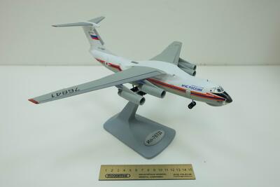 Самолет Ил-76ТД МЧС масштабная модель